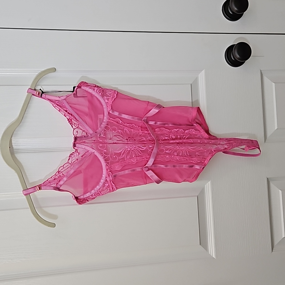 🆕️HUSTLER Pink Teddy Lingerie S/M Mapale Lacy Floral Open Snap Crotchless Wired